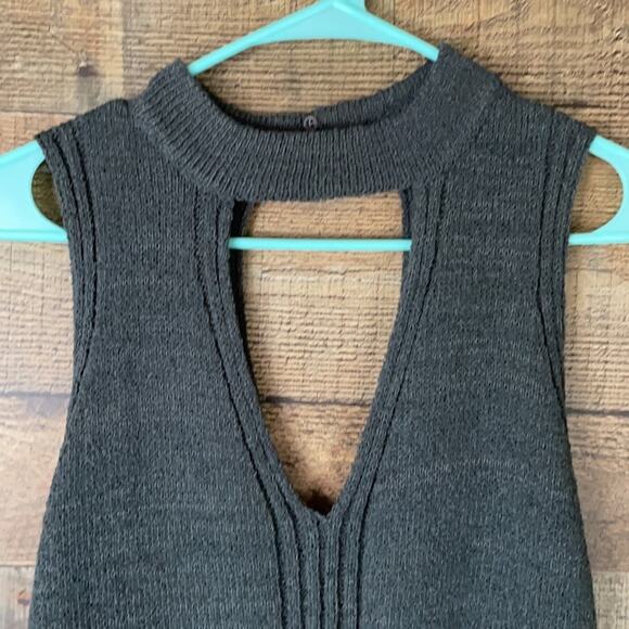 Astr The Label Sleeveless Tunic Sweater Choker Cutout Neck Gray Size Small - Picture 2 of 10